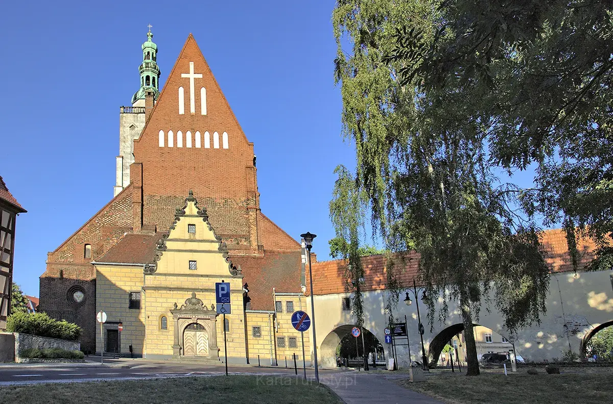 Bazylika św. Jana Apostoła i Klasztor oo. Franciszkanów
