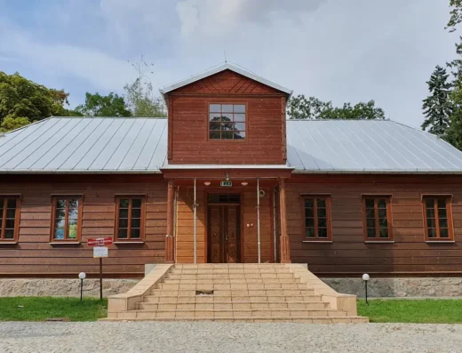 Dwór Daszyna