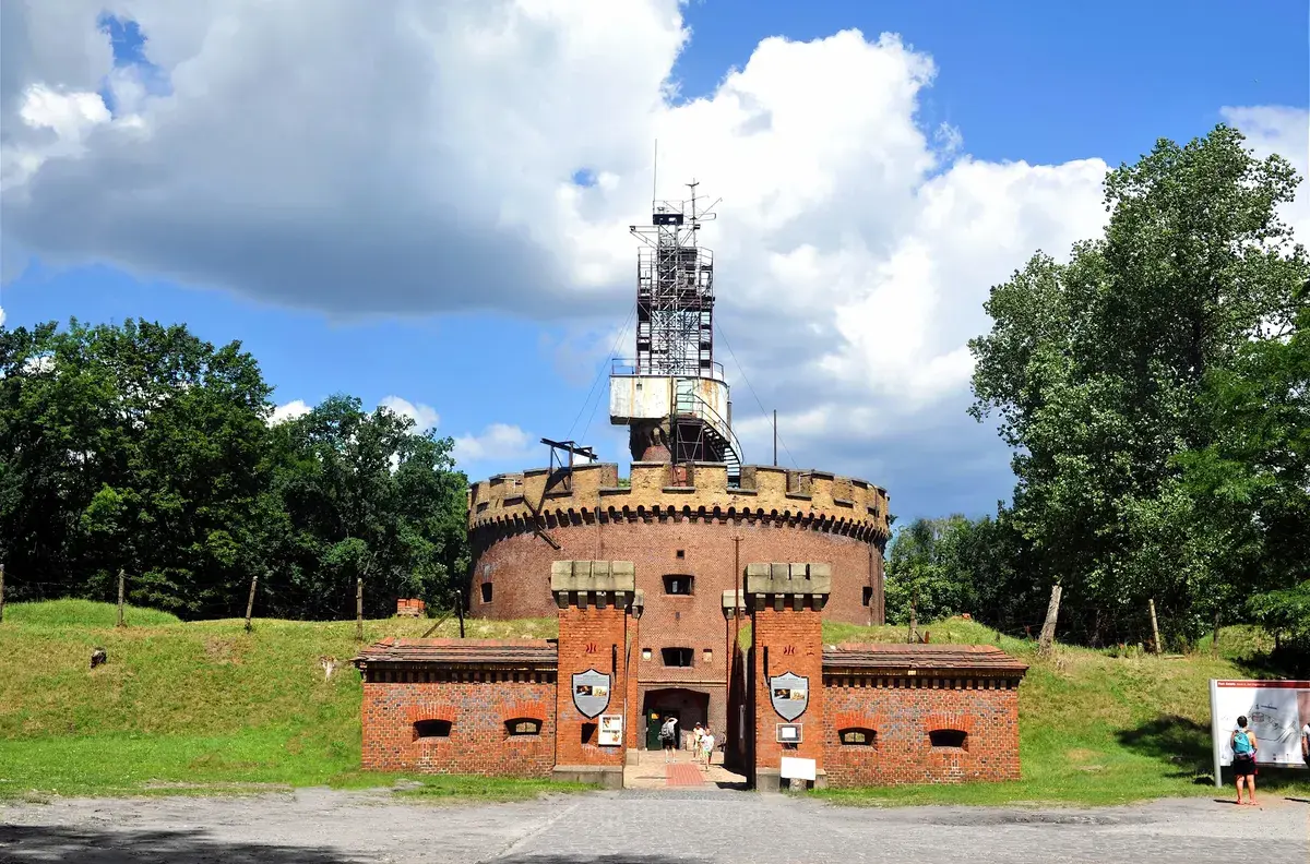 Fort Anioła (Wzorowany na Mauzoleum Hadriana fort obronny)