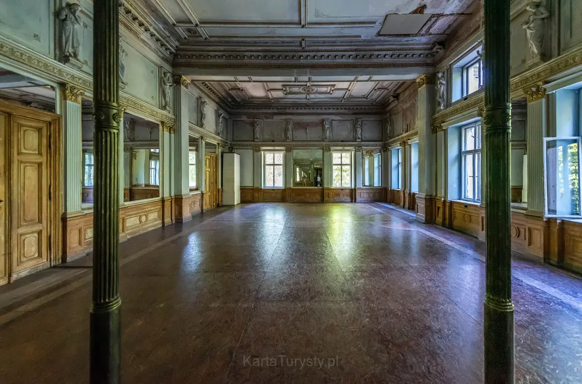 Jedlinka Palace