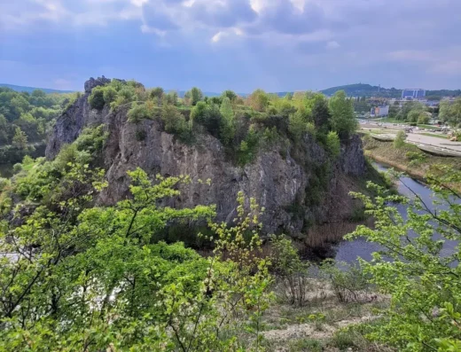 Kadzielnia Caves
