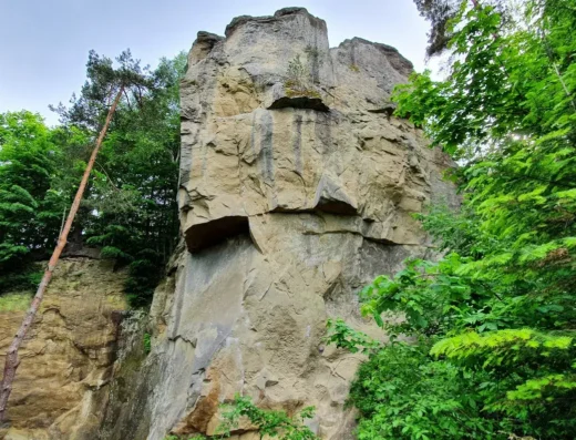 Kamień Leski (Wielki ostaniec z piaskowca leskiego)