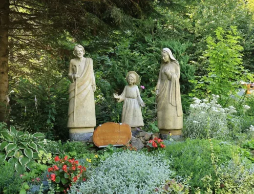 Klasztor Sióstr Nazaretanek (Miejsce internowania Prymasa Wyszyńskiego)