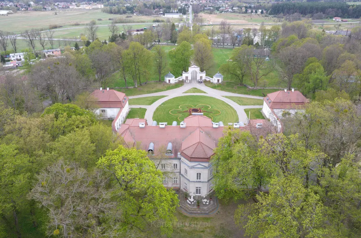 Pałac Łosiów w Narolu (2)