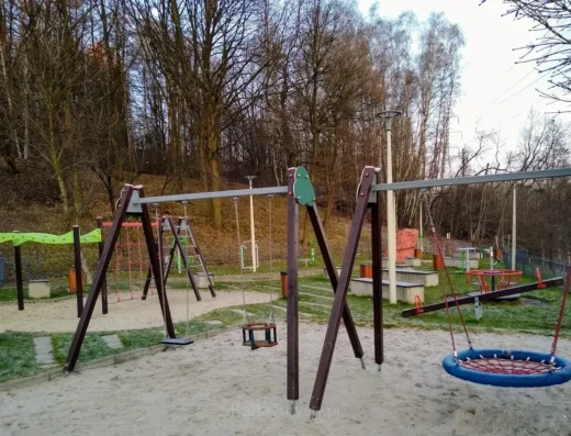 Plac zabaw przy tężni
