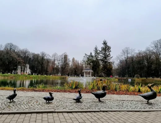 Pomnik Kaczek w Nałęczowie