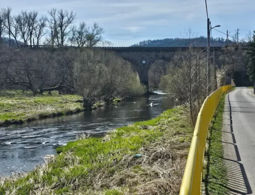 Railway bridge across Bóbr river