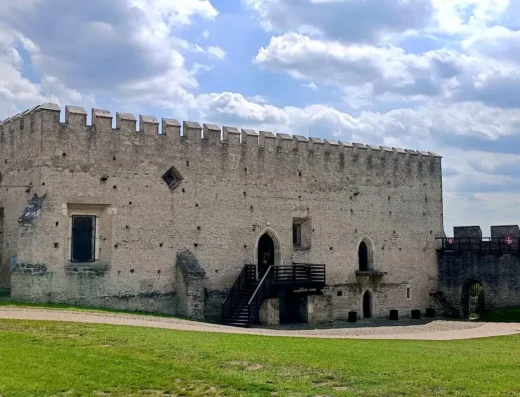 Rzeźby Noblistów w Szydłowie