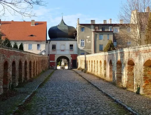 Sanktuarium Maryjne i Klasztor Księgi Henrykowskiej