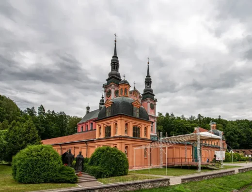 Sanktuarium św. Lipki (Krużganki i barokowy zespół klasztorny)