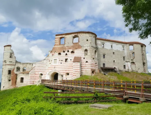 Wieża widokowa przy Zamku w Janowcu