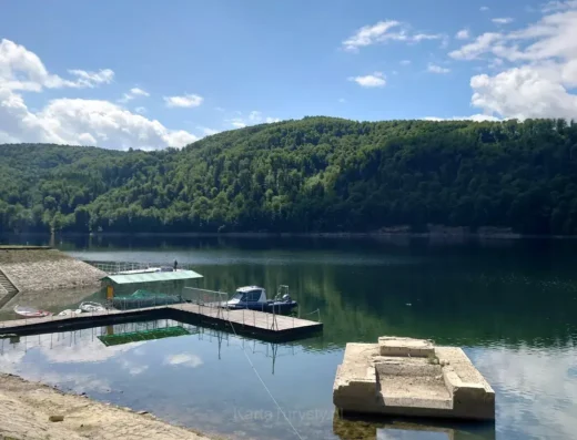Zapora Nad Jeziorem Rożnowskim