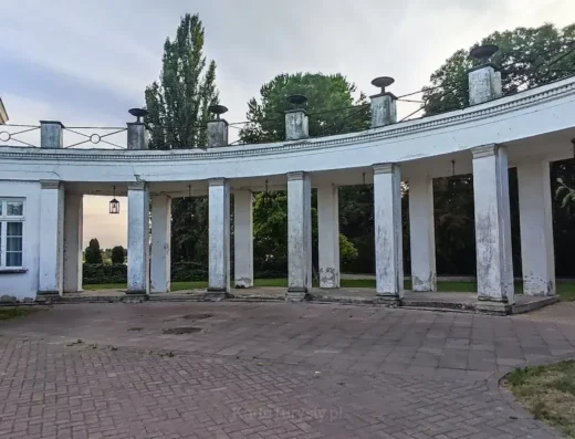 Zespół pałacowo-parkowy w Kocku