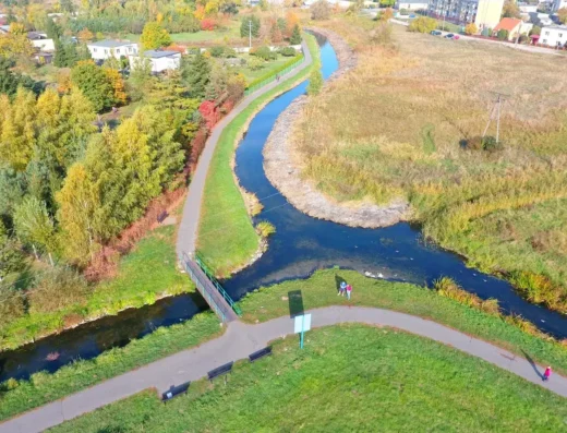 Crossing rivers – the bifurcation